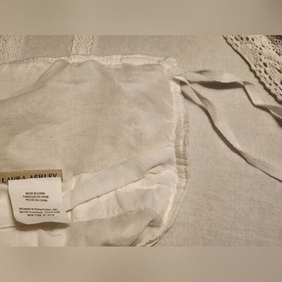 Laura Ashley White Duvet Cover Set 100% Cotton with Crochet Lace Full/Queen - Picture 12 of 15